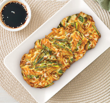 Rainy-Day-Delight-Korean-Style-Pancakes-and-Makgeolli-Pairing-Guide Kevin's Choice
