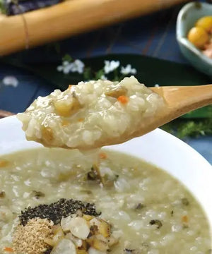detail photo of porridge with abalone
