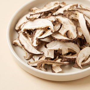 참나무에서 재배한 건표고버섯(슬라이스) (Dried oak log shiitake mushroom sliced) 3.52oz(100g)